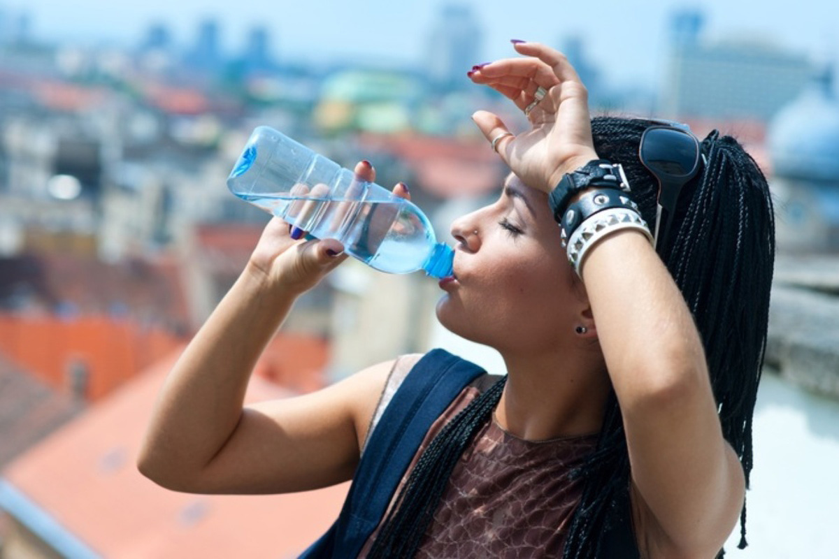 Hidratação: água é a melhor opção para combater exageros nos dias de folia